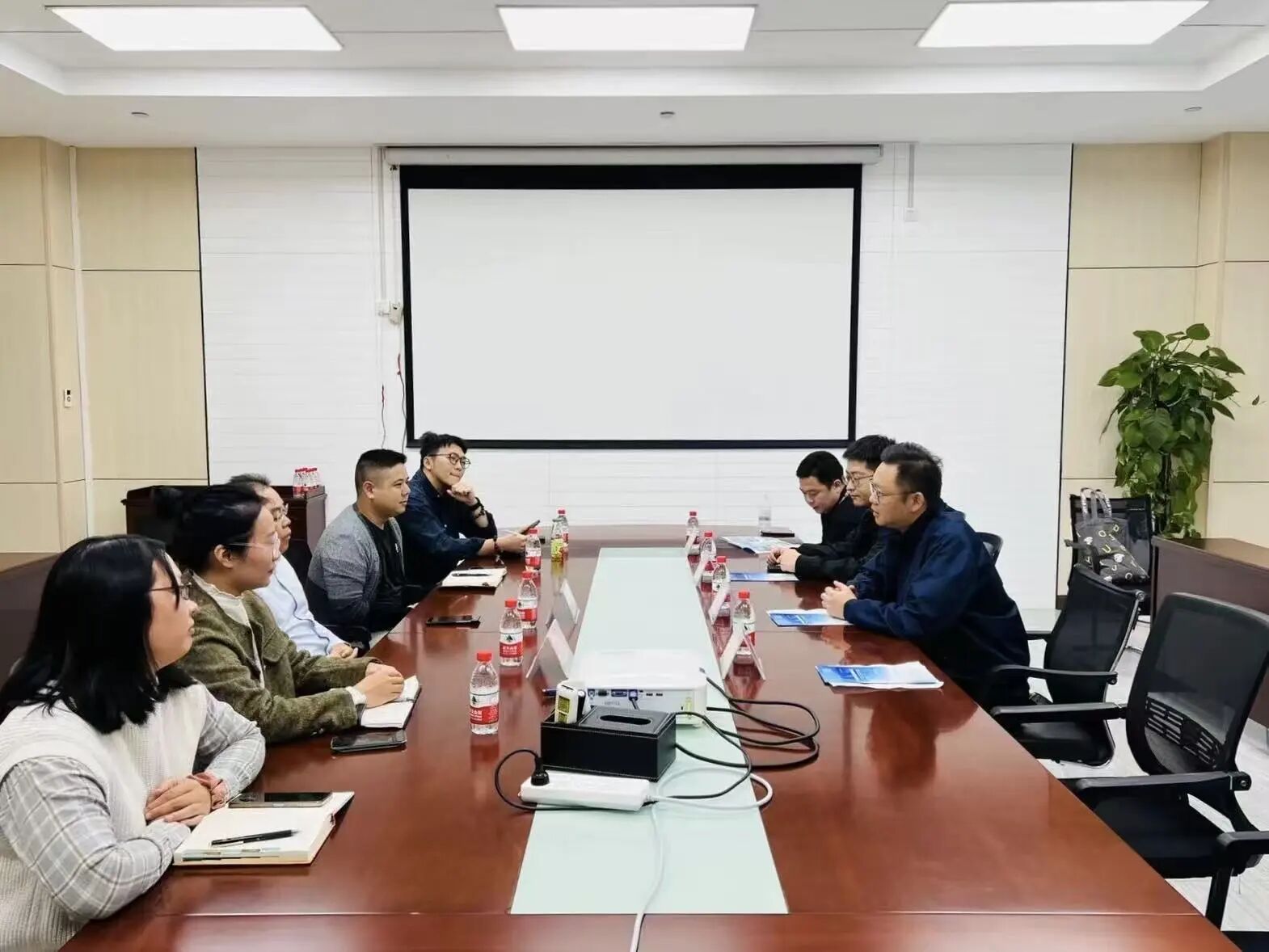 c992948f-fc7b-43d1-a527-3eb31985ce39